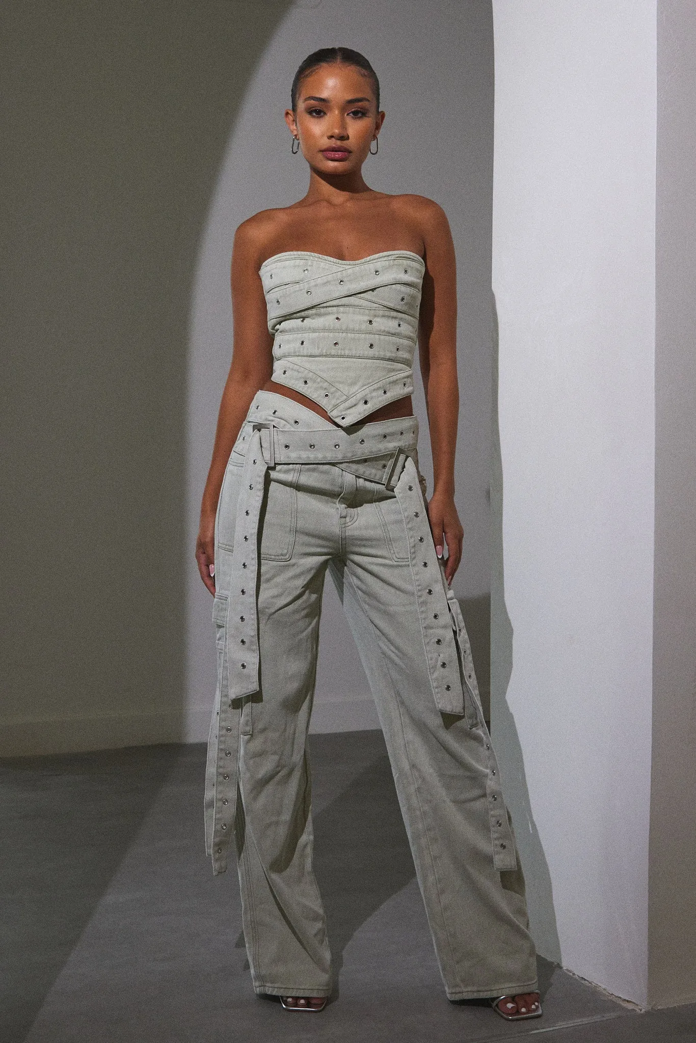 Belted Denim Jeans - Grey Wash