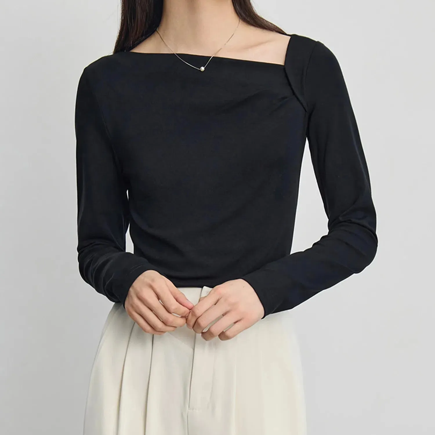 Sleek Acetate Slim Fit Long-Sleeved Tee for Women - Versatile Casual Solid Color Top for Autumn