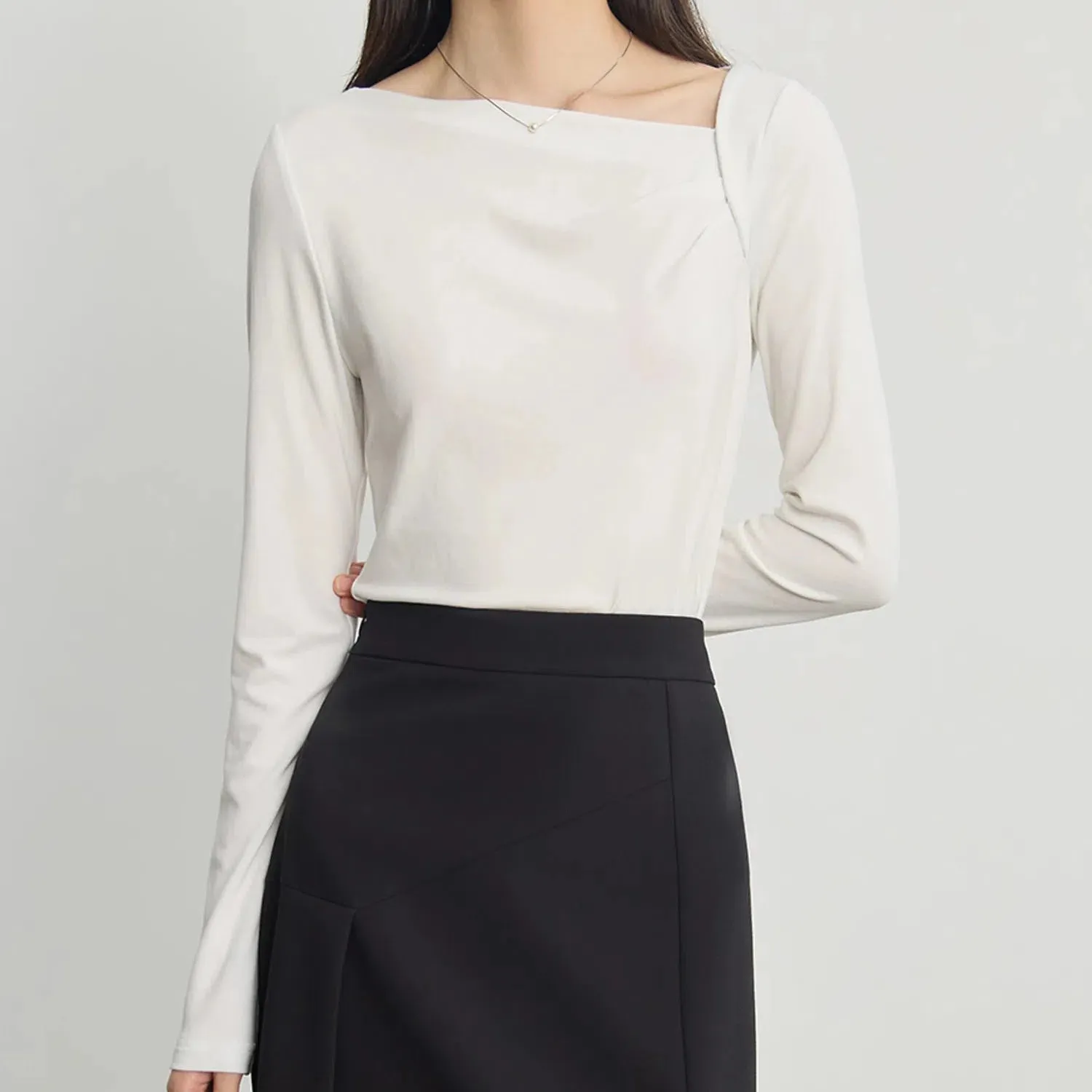 Sleek Acetate Slim Fit Long-Sleeved Tee for Women - Versatile Casual Solid Color Top for Autumn