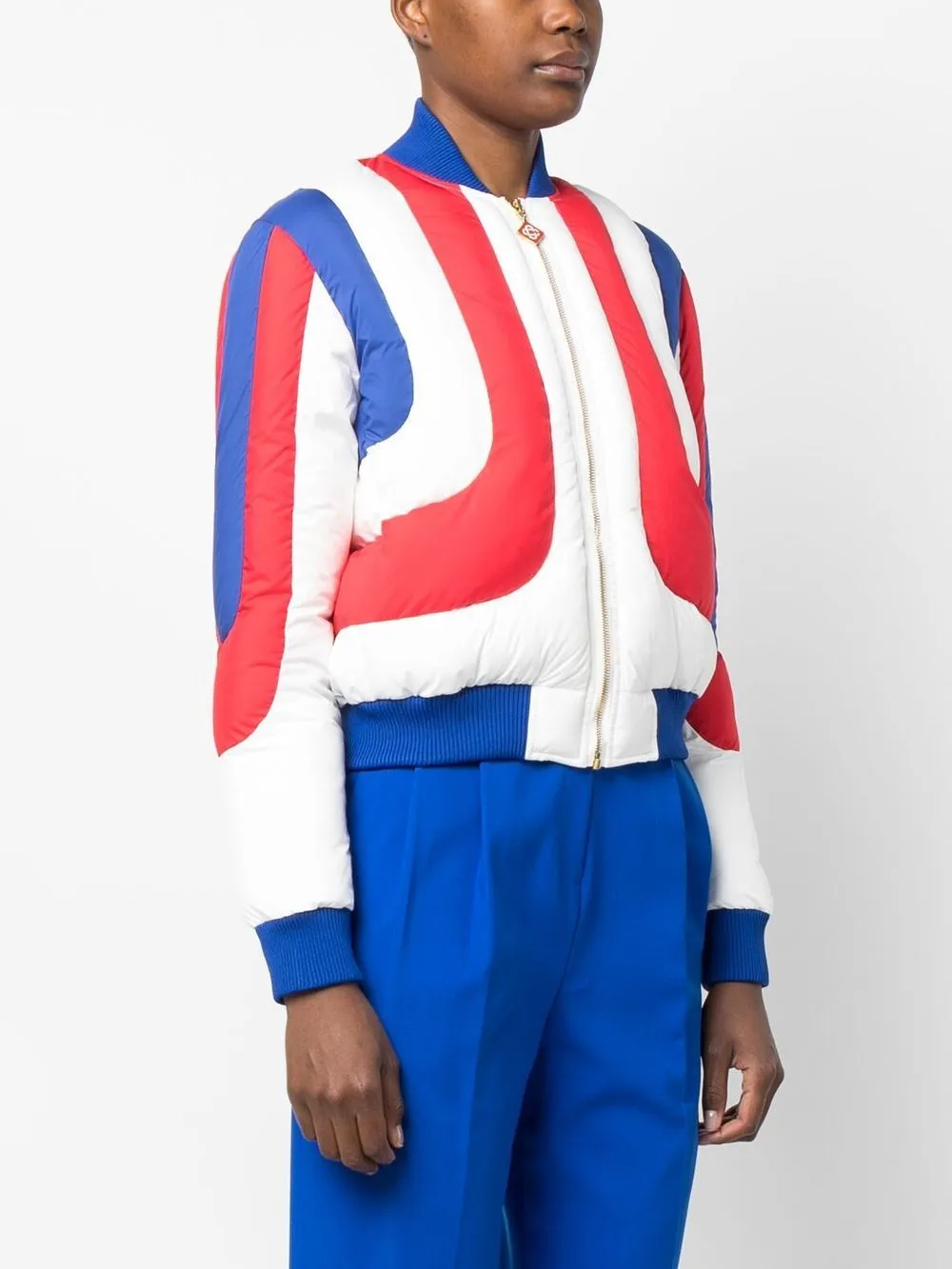 zip-fastening padded jacket